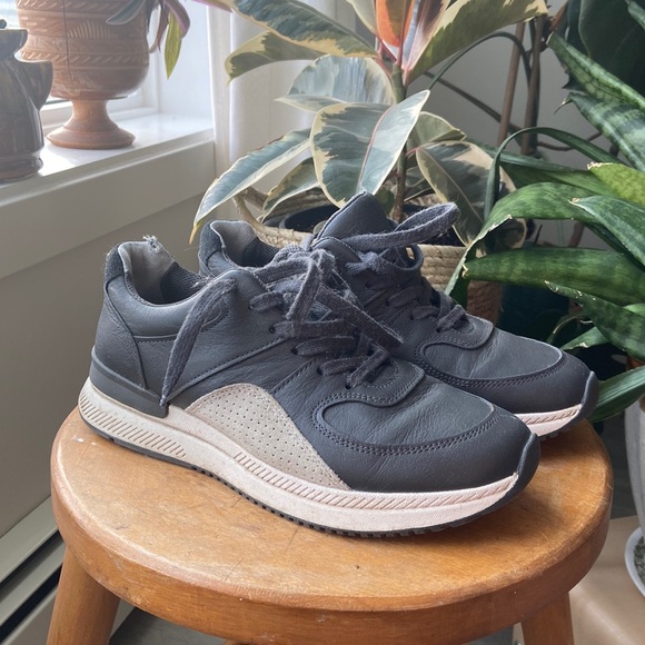 Everlane Tread Sneakers - Picture 1 of 7
